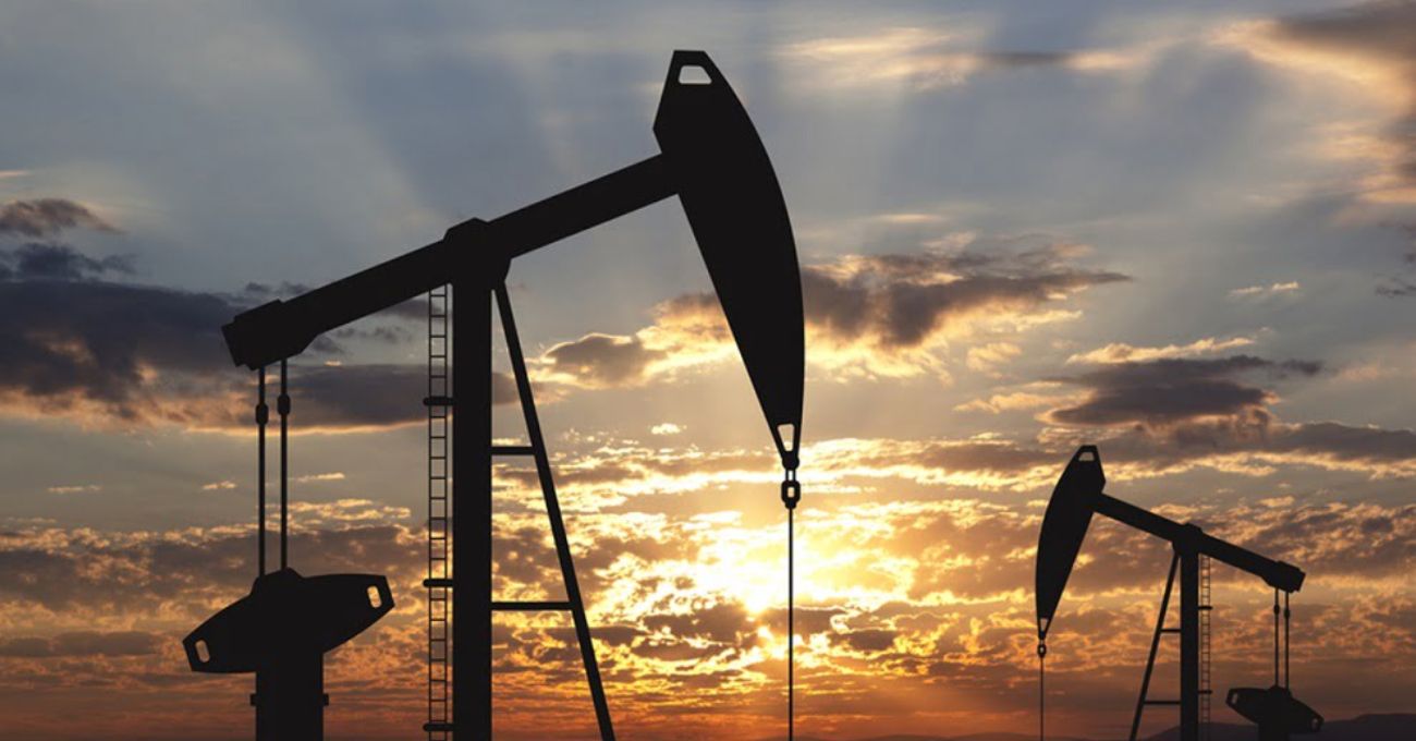Petróleo sube más de un 2%, se encamina hacia ganancias semanales antes de la decisión de la OPEP+