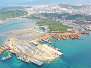 Déficit de Níquel en el Horizonte: Advertencia de Macquarie ante Obstáculos en Indonesia