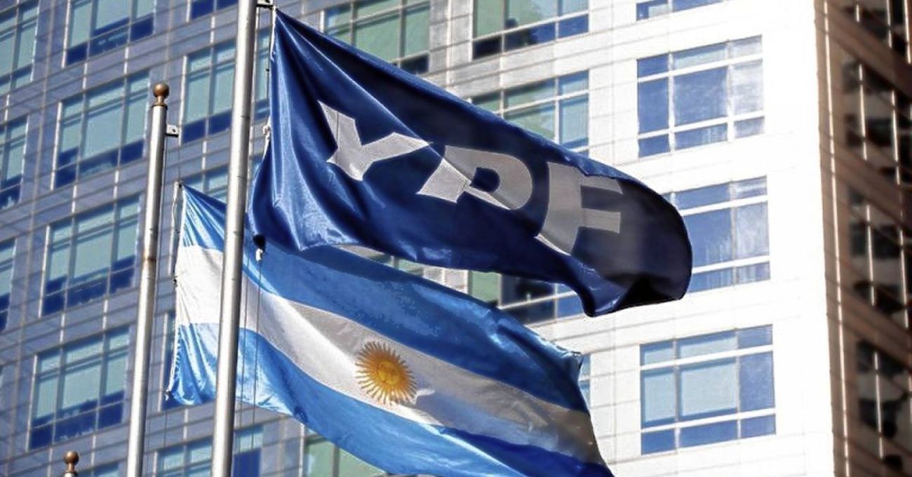 Argentina: El Directorio de YPF avaló la venta de campos maduros y sinceró un recorte de US$ 1800 millones en la valuación de sus reservas de petróleo y gas