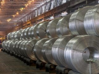Europa competirá con EE. UU. por aluminio si la UE opta por prohibir el ruso