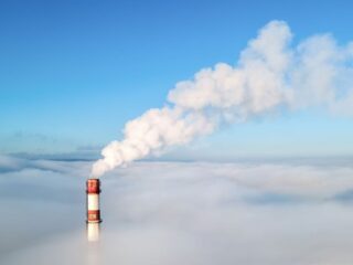 Impuestos verdes: SMA publica listado de establecimientos que superaron límite anual de material particulado y CO2