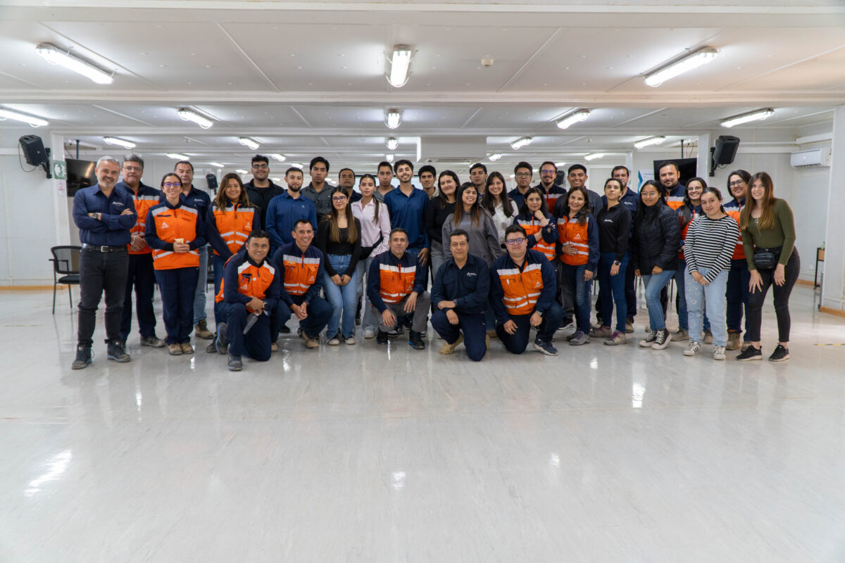 72 estudiantes hacen su práctica y memoria en compañías de Antofagasta Minerals