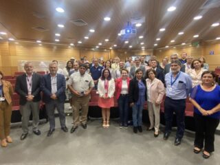 Ministra Williams presenta Ventanilla Minera a pequeñas y pequeños productores de Antofagasta