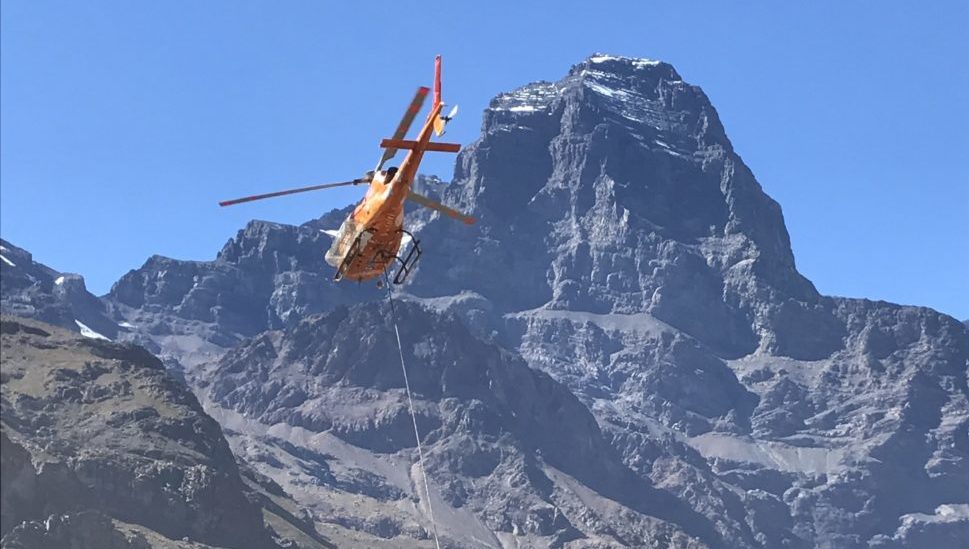 Guardianes de la Montaña de Ecocopter prestó apoyo a Proyecto Nilus que crea glaciares artificiales en la Cordillera 