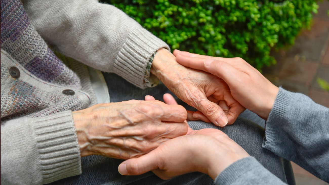 ¿Cuáles son los beneficios para la tercera edad que se pagan en marzo?