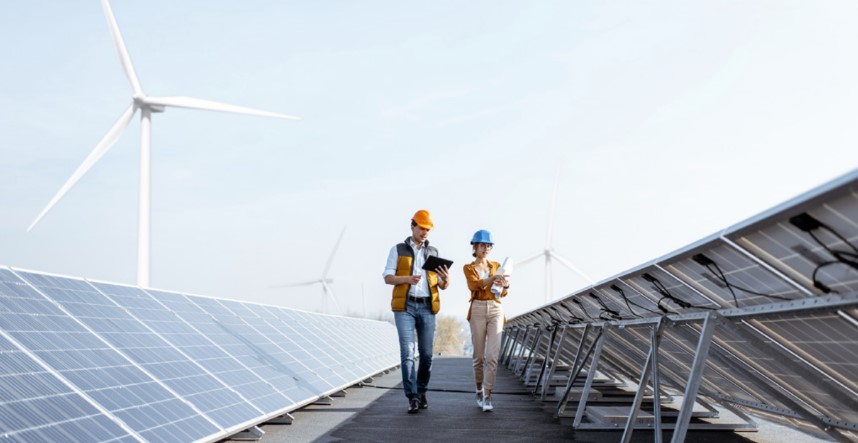 El 93% de los profesionales del sector eléctrico en Chile considera que la energía solar cumple un rol relevante en la transición energética 