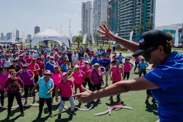 Adultos mayores del centro integral “Ariel Standen” celebraron Día Nacional del Deporte en borde costero de Iquique