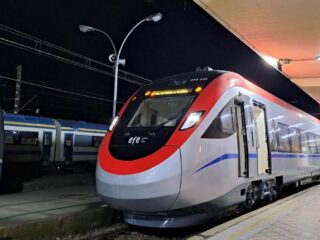 Inaugurado el tren más rápido de Sudamérica: horarios y tarifas Santiago-Chillán