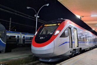 Inaugurado el tren más rápido de Sudamérica: horarios y tarifas Santiago-Chillán
