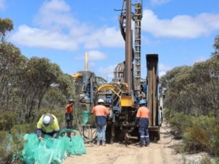 "Australian Critical Minerals busca ampliar exploraciones y potencial de tierras raras en Australia Occidental"