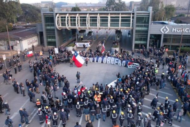 “Esperamos no perder los 20 mil puestos de trabajo”: trabajadores de Huachipato y decisión clave de Comisión Antidistorsiones