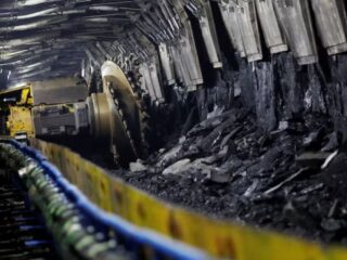 "Expectativas de aumento en los precios del carbón y estímulo económico en China"