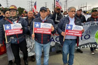 "Despidos masivos en Huachipato: trabajadores y sindicatos preocupados por la crisis"