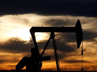 Inversiones en tecnologías revierten declive en petróleo de esquisto en Texas.
