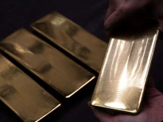 El Oro Aumenta su Valor Mientras que las Tensiones Geopolíticas Incrementan la Atracción por los Refugios Seguros
