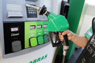 Nueva alza en precios de combustibles: Estrategias para ahorrar en tu carga de bencina