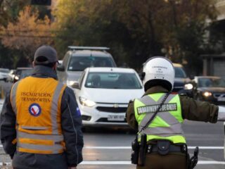 Restricción vehicular 2024 en la Región Metropolitana: horarios y multas.