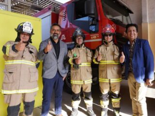 Cuerpo de Bomberos de Pica recibe implementación aportada por Collahuasi para su labor y servicio a la comunidad