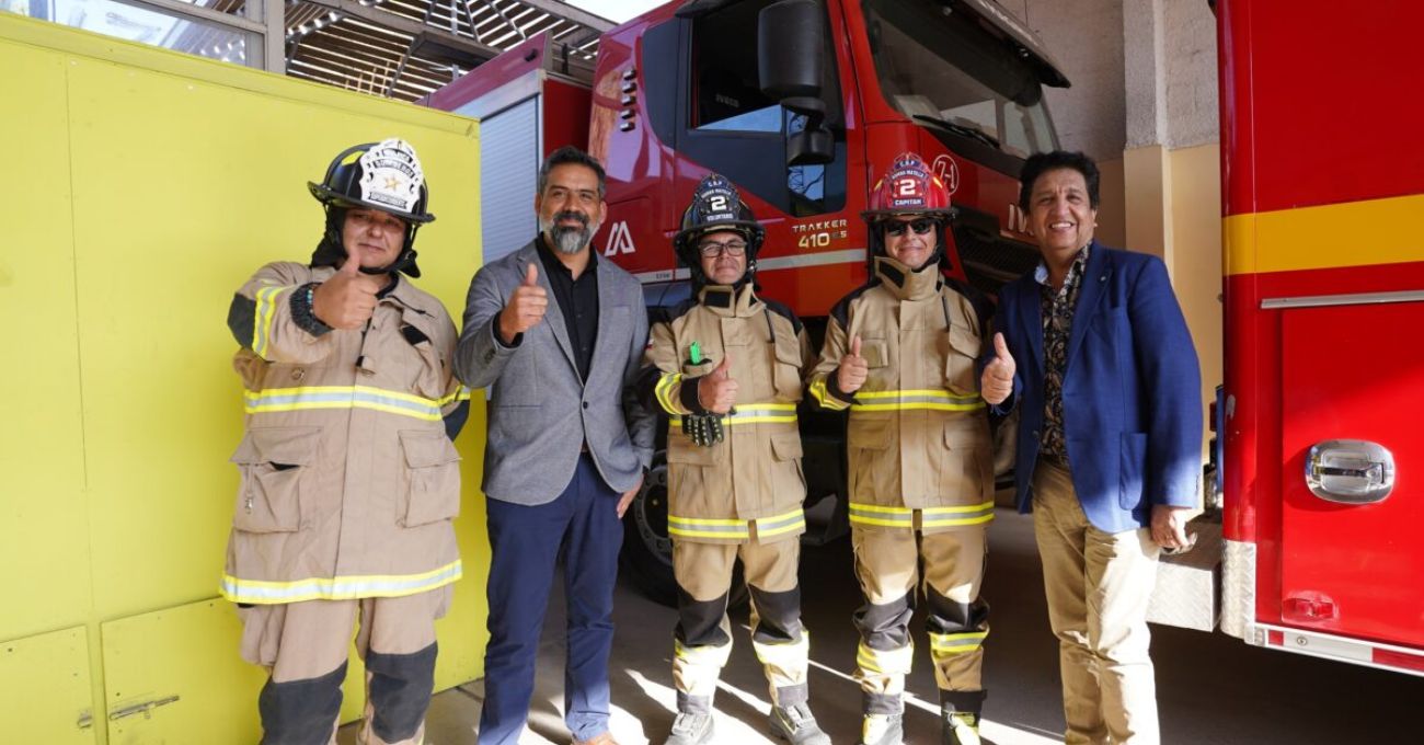 Cuerpo de Bomberos de Pica recibe implementación aportada por Collahuasi para su labor y servicio a la comunidad