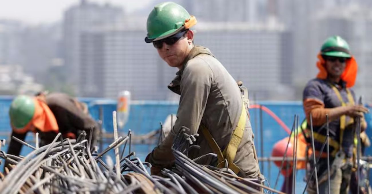 "Reducción de jornada laboral a 44 horas en Chile partirá el 26 de abril"