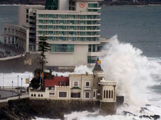 Alerta de marejadas en costas chilenas: conoce horarios y recomendaciones de seguridad.