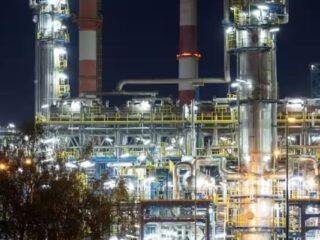 Precios del petróleo vuelven a subir por tensiones en Oriente Medio