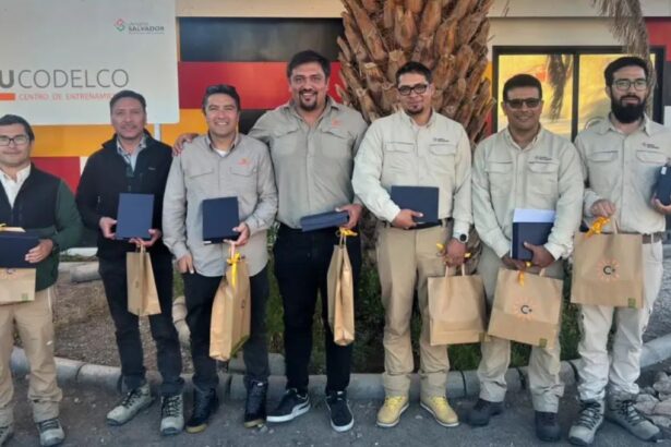 Trabajadores de Codelco Salvador reciben premio por crear innovadoras ideas en seguridad