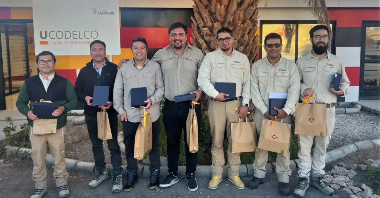 Trabajadores de Codelco Salvador reciben premio por crear innovadoras ideas en seguridad