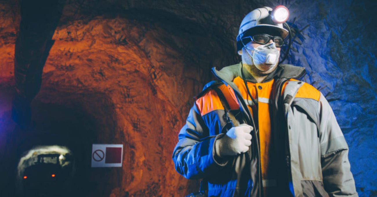 Regla final en Estados Unidos protege a mineros de enfermedades respiratorias.