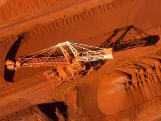Rio Tinto Informa una Caída del 5% en los Envíos de Mineral de Hierro del Primer Trimestre, Incumpliendo Estimaciones