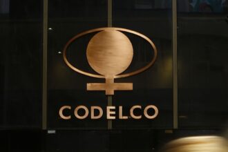 Ganancia bruta de Codelco cae 29% a marzo 2024 y la producción sigue sin remontar: baja 9,6%