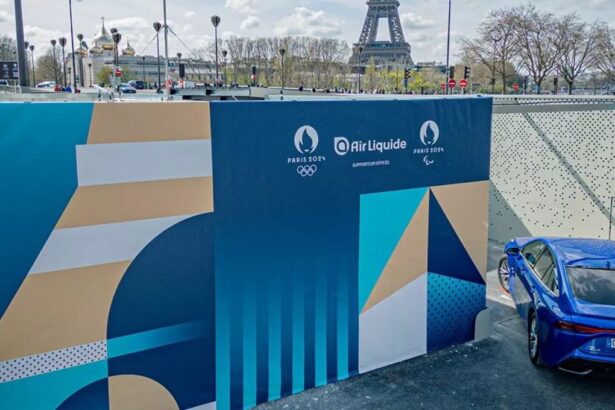 En preparación para los Juegos Olímpicos y Paralímpicos París 2024, la estación de hidrógeno de Air Liquide de Place de l'Alma luce una nueva imagen