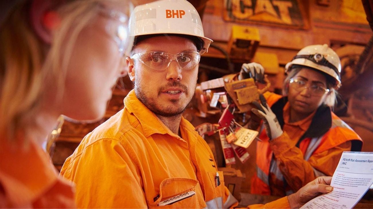 BHP considera una oferta mejorada por Anglo American