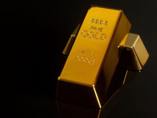 El Oro se Dispara Hacia el Récord Tras el Ataque de Irán a Israel