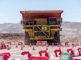 Spence | BHP alcanza 100% autonomía en su flota de  camiones 