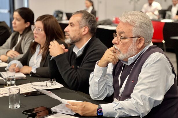 ABB en Chile presenta solución ABB eMine™ Trolley System en seminario de Aprimin