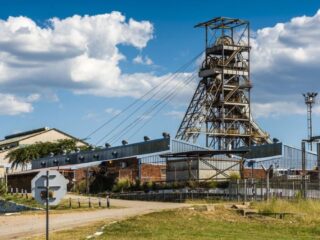 Impala Platinum Holdings incluye nuevos inversores negros en Sudáfrica