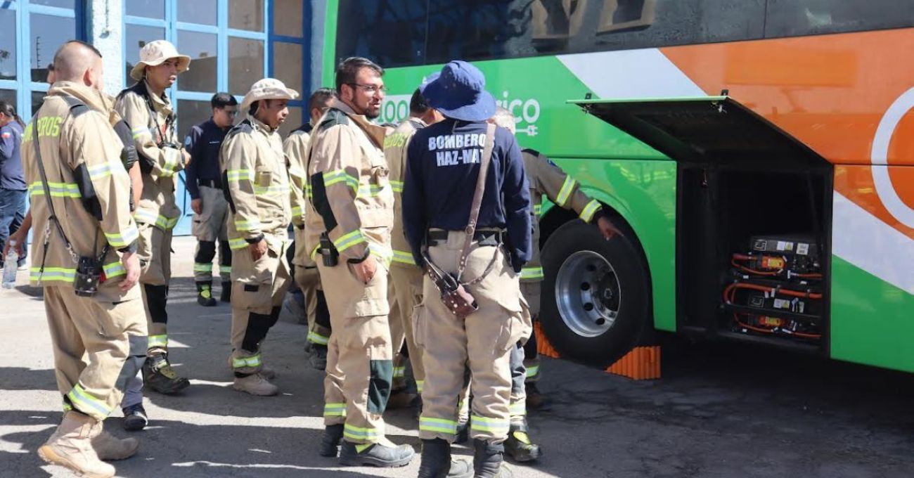 Radomiro Tomic capacitó a bomberos de Calama y a su Brigada en atención de emergencias en equipos 100% eléctricos