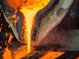 Precio del cobre frena racha alcista de siete días y se ubica bajo los US$4,9 la libra