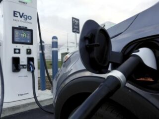 Fabricantes de automóviles respaldan normas de reducción de emisiones de la EPA