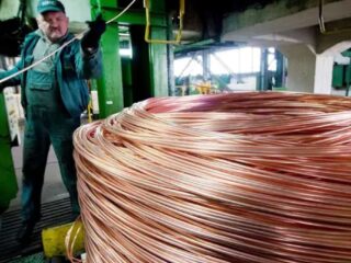 El cobre alcanza precio histórico de 11,000 dólares por tonelada