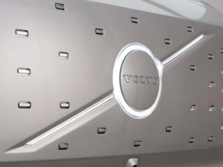 "Volvo y CATL reciclan baterías de vehículos eléctricos para reducir huella de carbono"