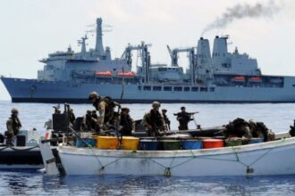 Aumento de la piratería y ataques afectan transporte marítimo en región.