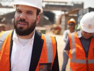 Gobierno de Estados Unidos considera aliviar sanciones a magnate minero en Congo