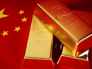 Importaciones de oro en China disminuyen debido a precios récord