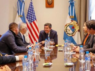 Encuentro en San Juan: Cooperación bilateral y fortalecimiento de lazos.