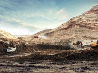 Thunder Gold firma acuerdos estratégicos para vender acciones en dos propiedades