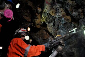 Los mineros de carbón australianos enfrentan desafíos en 2024: ¿expandir o arriesgarse?