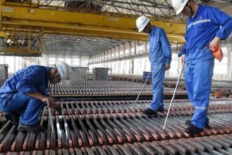 China desafía la escasez de cobre con expansión de sus fundiciones