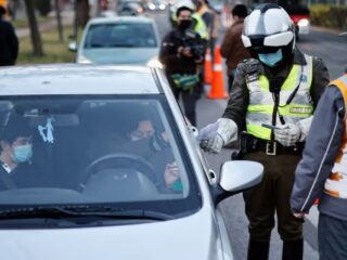 Cómo funciona la restricción vehicular para disminuir la contaminación en la Región Metropolitana